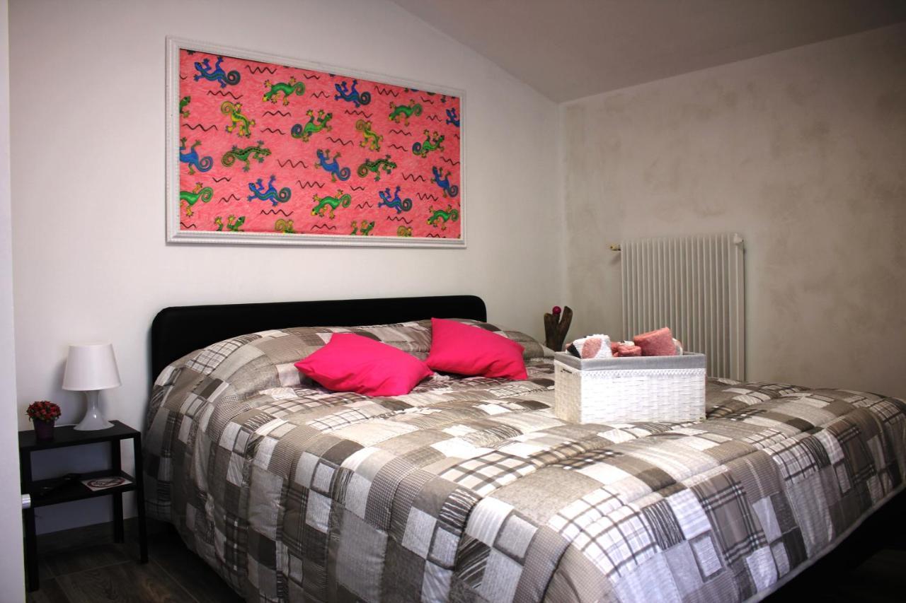 Villa Sonia Apartment & Rooms Lignano Sabbiadoro Exteriör bild