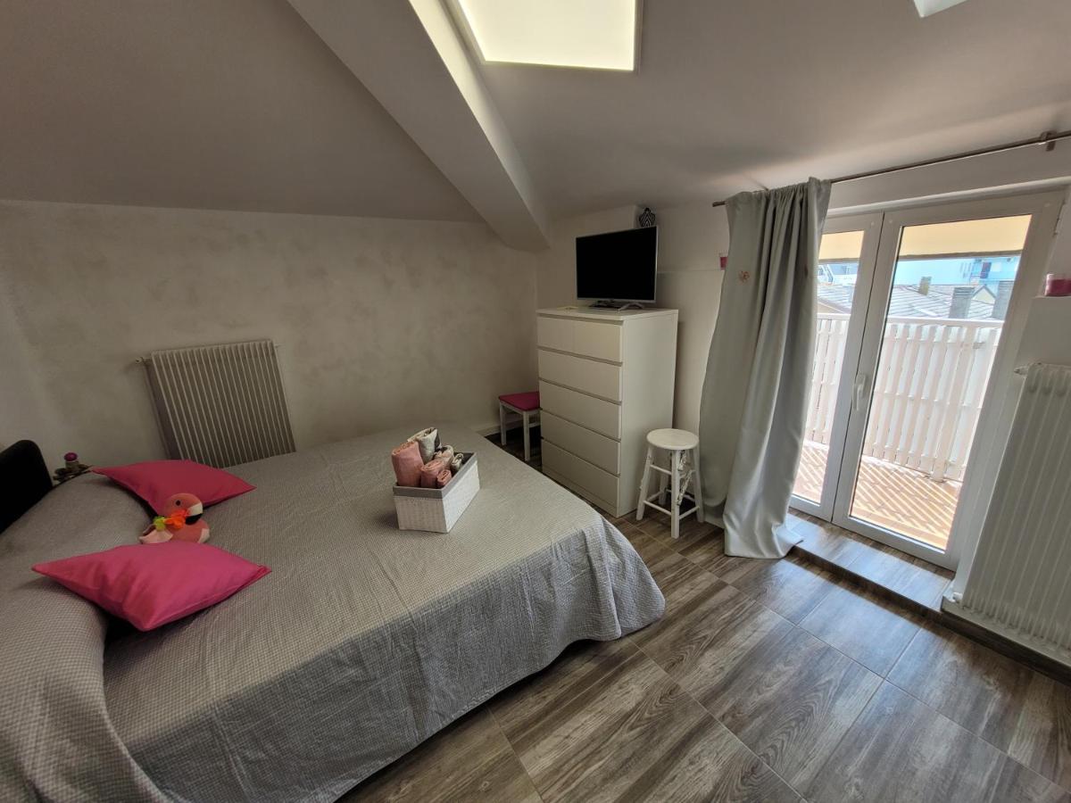 Villa Sonia Apartment & Rooms Lignano Sabbiadoro Exteriör bild