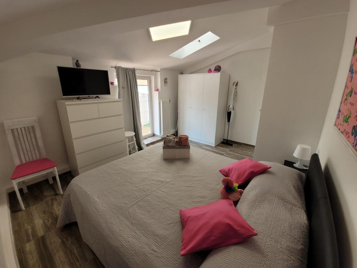 Villa Sonia Apartment & Rooms Lignano Sabbiadoro Exteriör bild