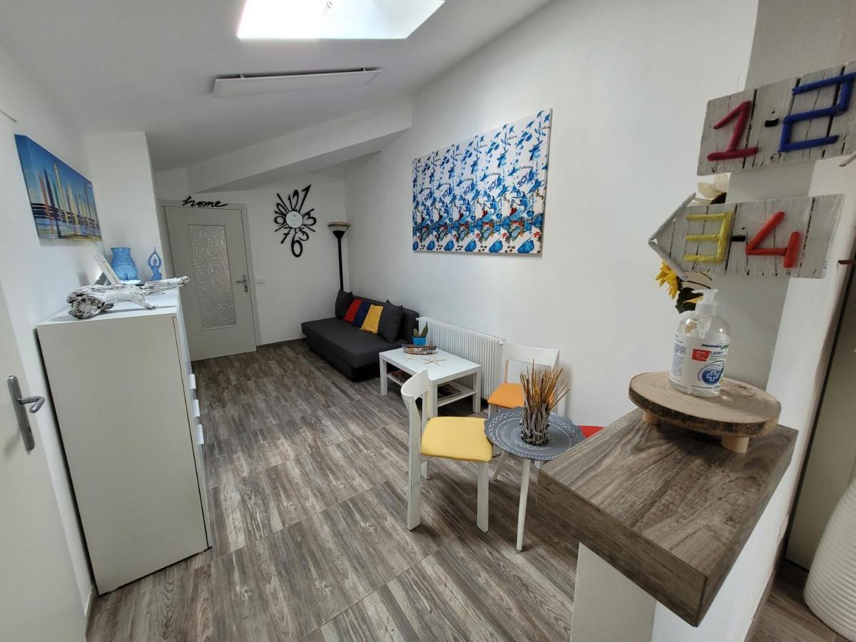 Villa Sonia Apartment & Rooms Lignano Sabbiadoro Exteriör bild