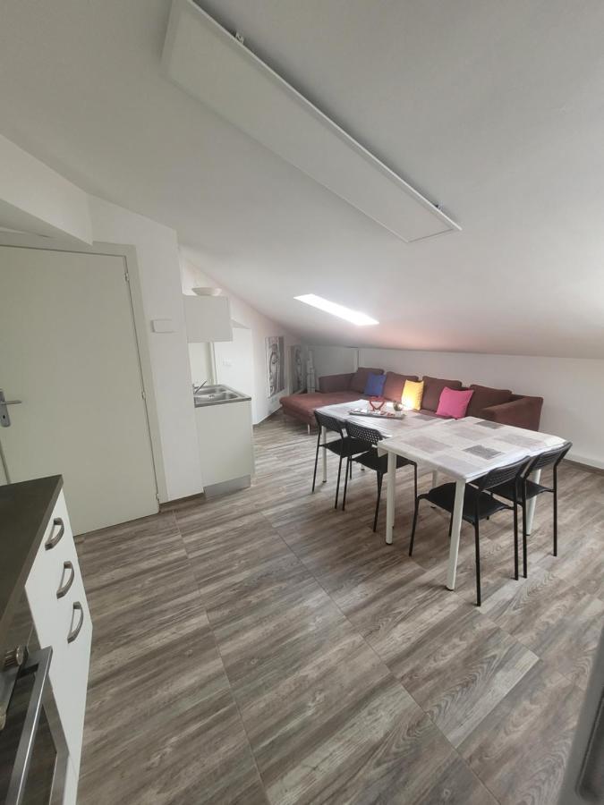 Villa Sonia Apartment & Rooms Lignano Sabbiadoro Exteriör bild