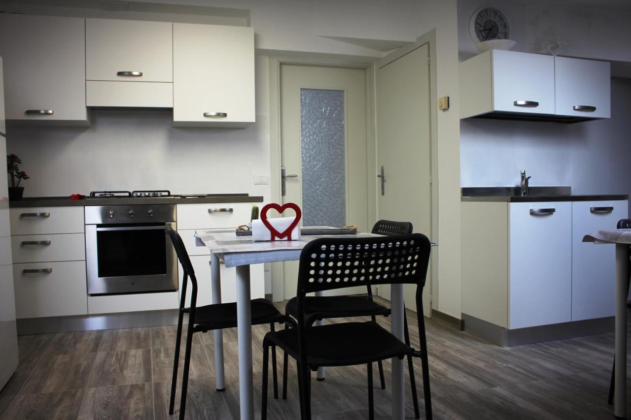 Villa Sonia Apartment & Rooms Lignano Sabbiadoro Exteriör bild
