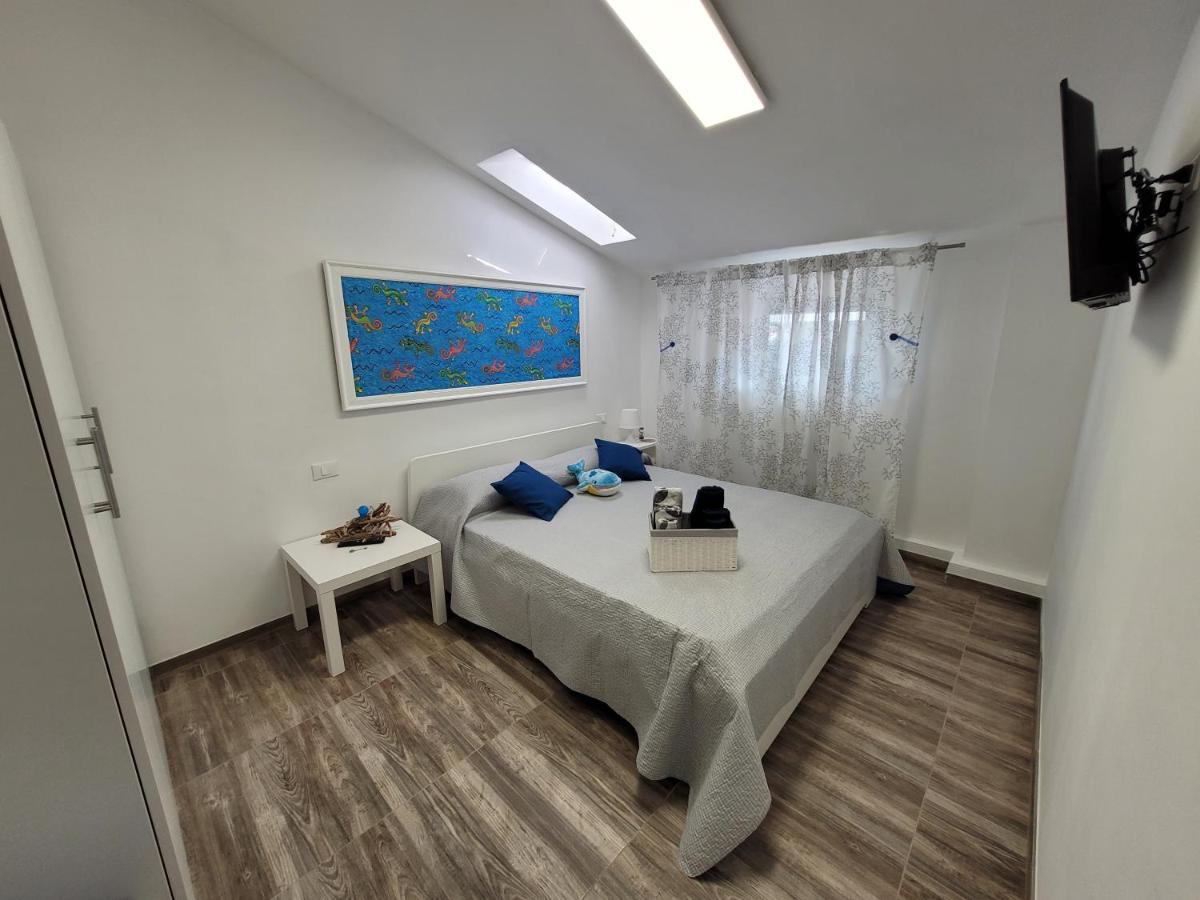 Villa Sonia Apartment & Rooms Lignano Sabbiadoro Exteriör bild