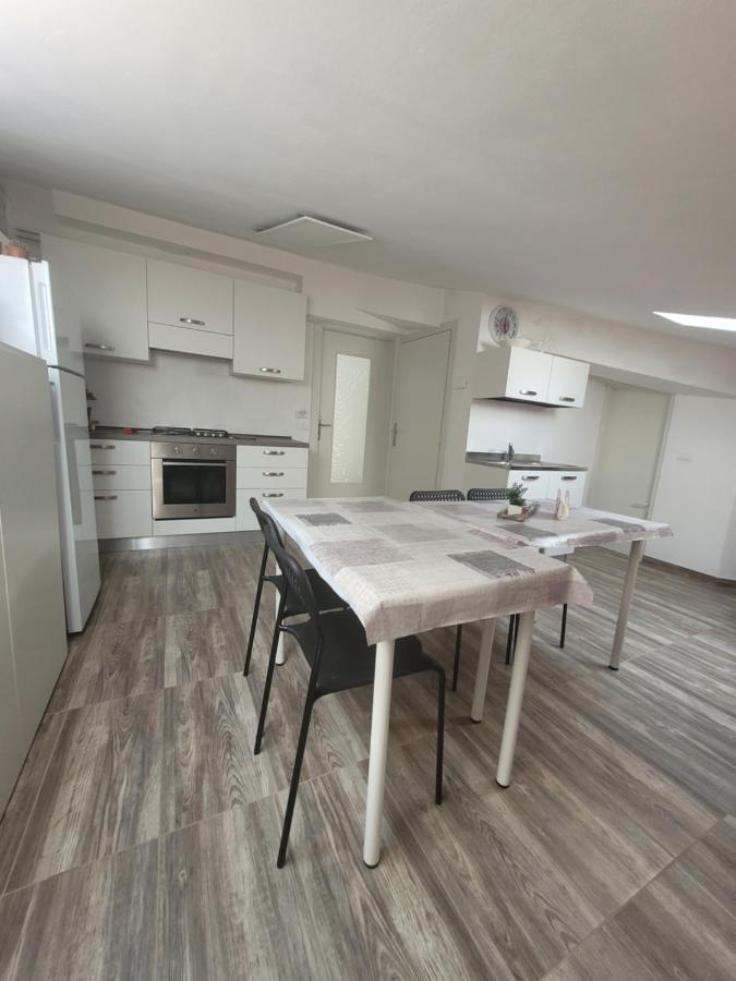 Villa Sonia Apartment & Rooms Lignano Sabbiadoro Exteriör bild